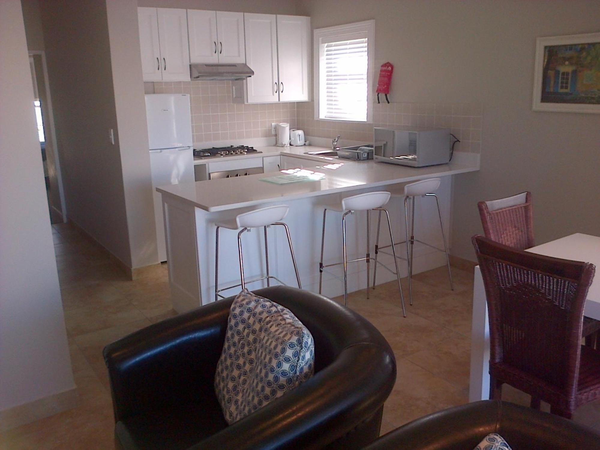 Kenjockity Self Catering Apartments Херманус Стая снимка