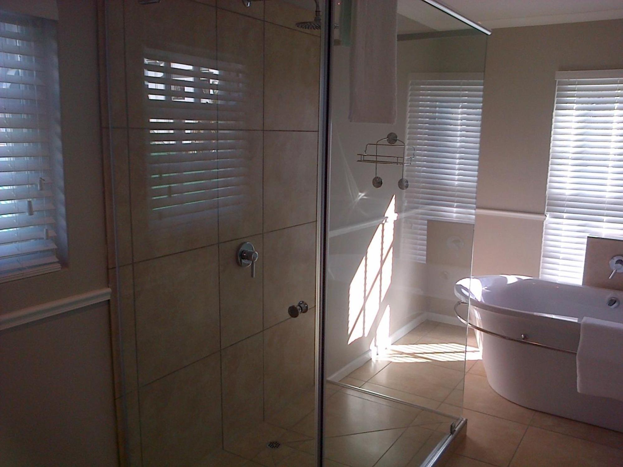 Kenjockity Self Catering Apartments Херманус Стая снимка